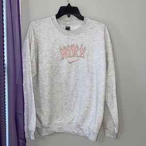Embroidered Nike flame crew